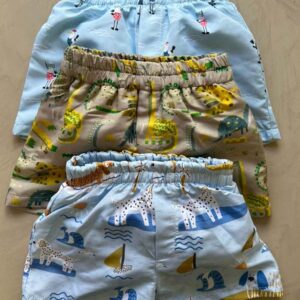 Short con pañal de agua estampado