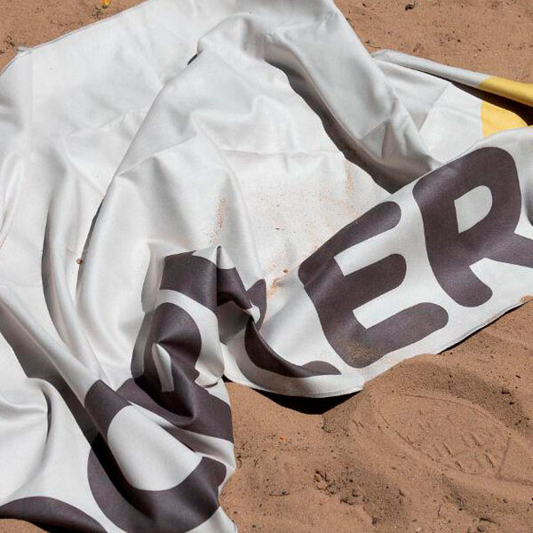 TOALLA-SECADO-RAPIDO-EN-ARENA